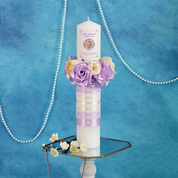lumanare botez personalizata flori trandafiri satin mov lila ivoire fetita