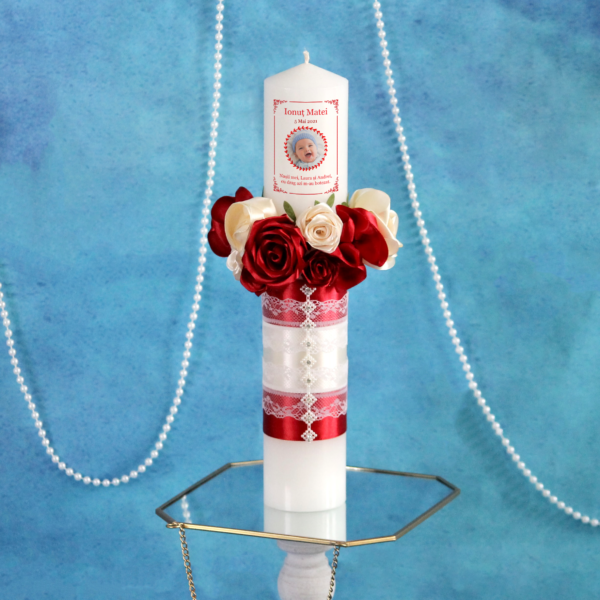 lumanare botez personalizata flori trandafiri satin rosu ivoire baiat