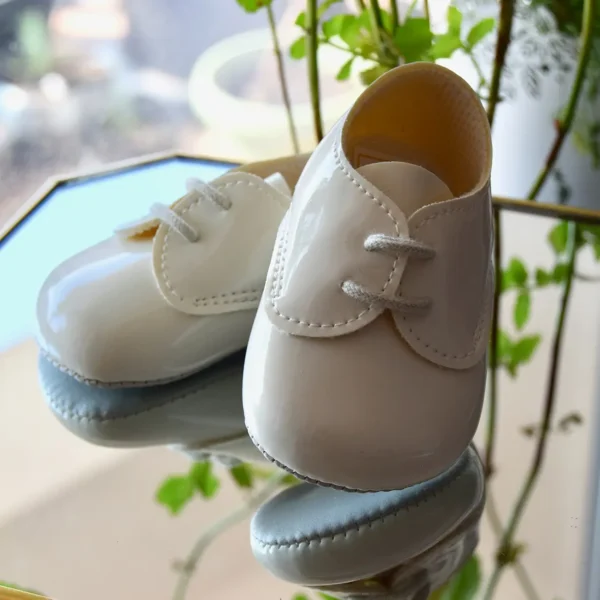 pantofi albi baiat botez