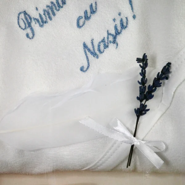 set baita dupa botez prosop albastru bebe pana si lavanda