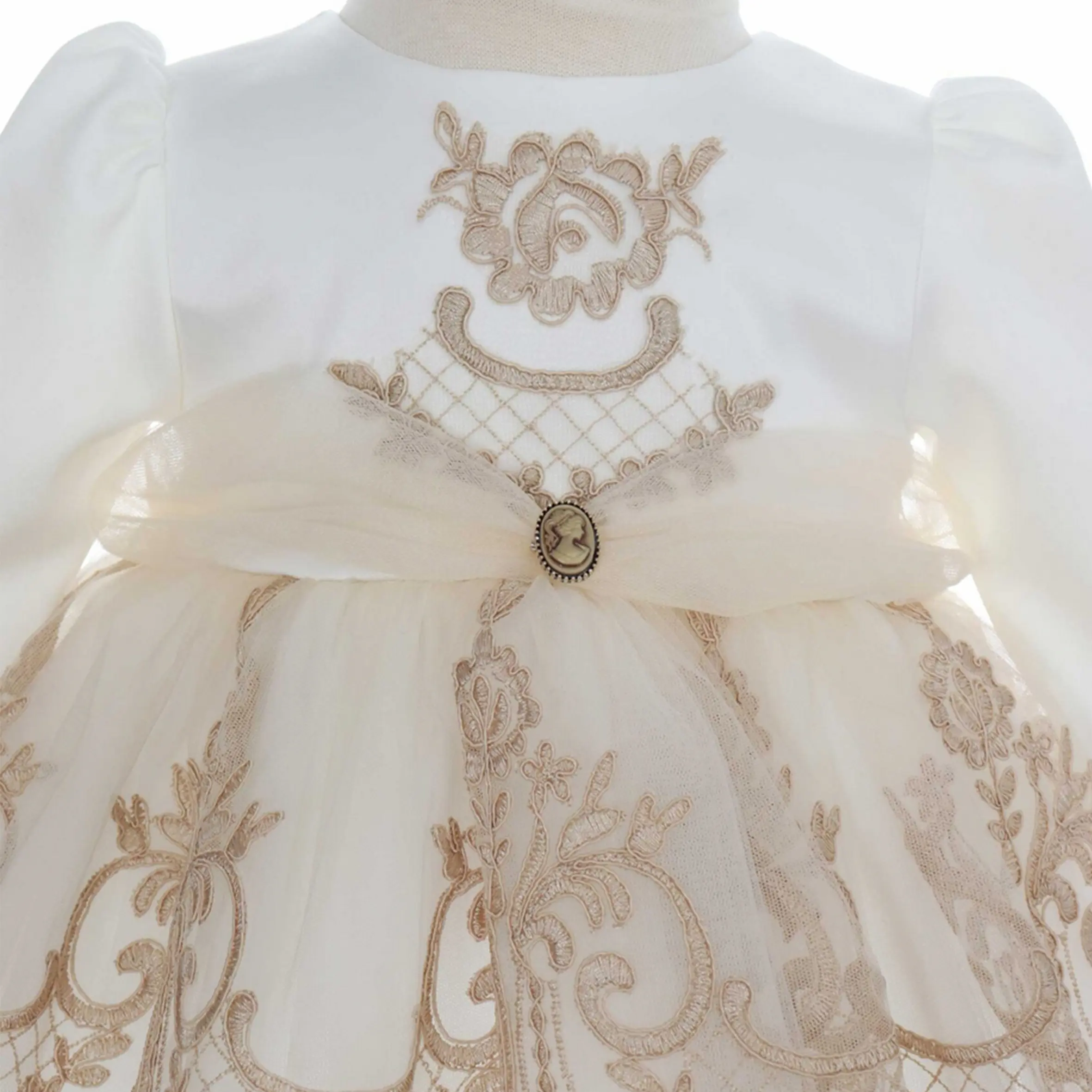 rochita botez maya crem dantela si tull