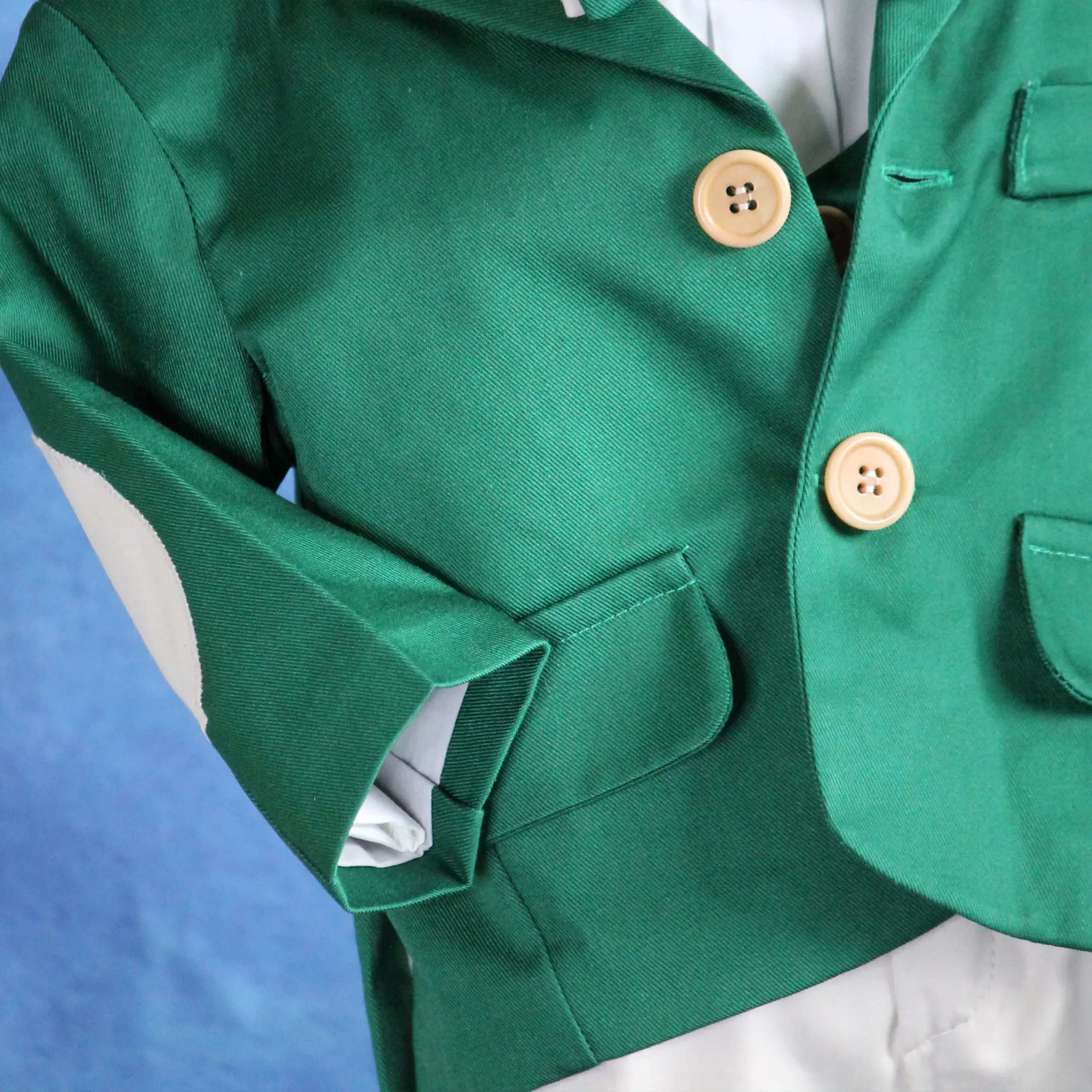 tinuta botez gabriel verde